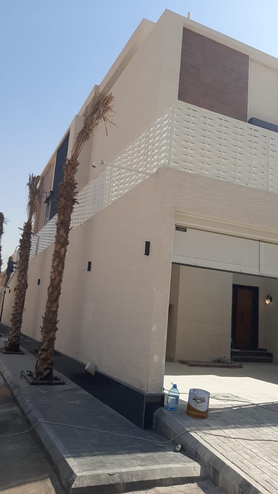 تُعد مظلات وسواتر القطيف من الحلول المهمة للمنازل والفلل والاستراحات والمواقف، حيث تساعد المظلات على توفير الحماية من أشعة الشمس والعوامل…
